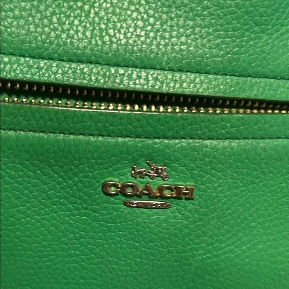 Coach Vibrant Green Leather Shoulder Bag - Picture 2 of 12